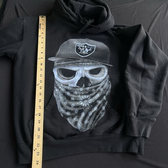 Raiders Hoodie Adult Medium Skull Bandana Football Raider Nation Goth Sportswear - Picture 8 of 9